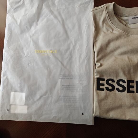 Fear of God Essentials NWT SS20 T-Shirt Oversized Moss Men’s M PacSun Authentic - Picture 10 of 10